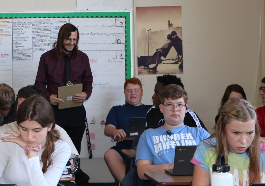 El Camino Alum Back to Teach Social&nbsp;Sciences