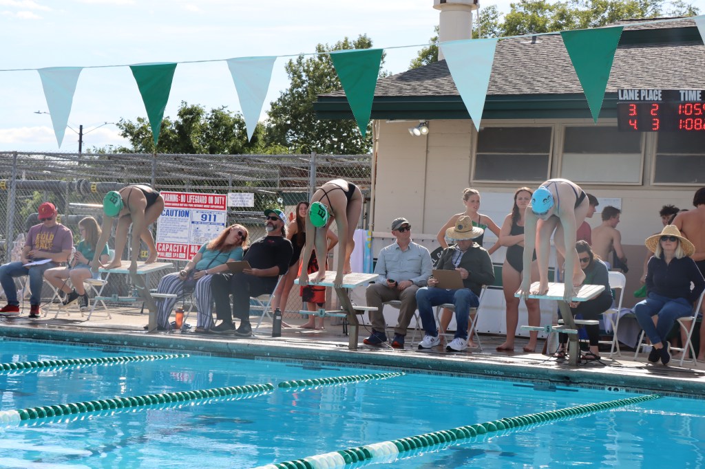 Swim honors seniors in last home meet of the&nbsp;season
